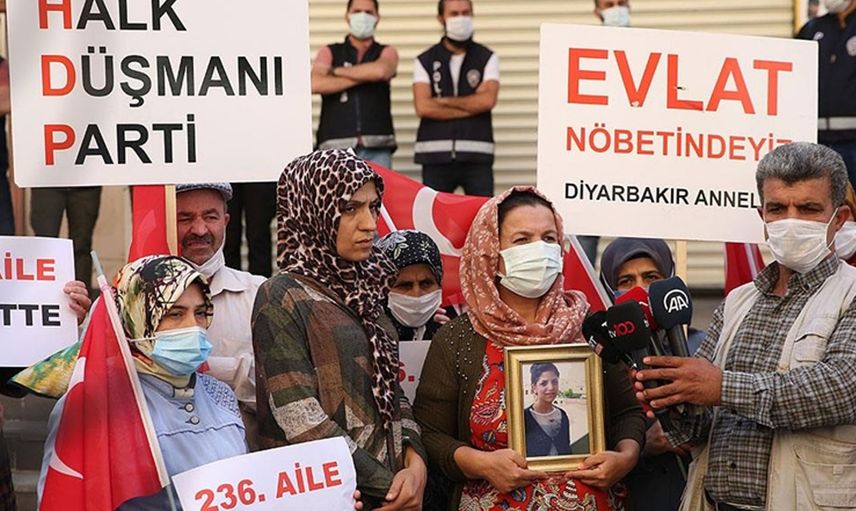 Diyarbakır Annelerine Bir Aile Daha Katıldı
