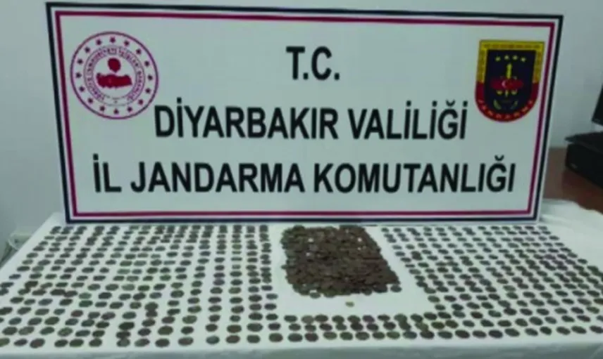 Diyarbakır'da Roma ve Bizans Döneminden Kalma 851 Sikke Ele Geçirildi