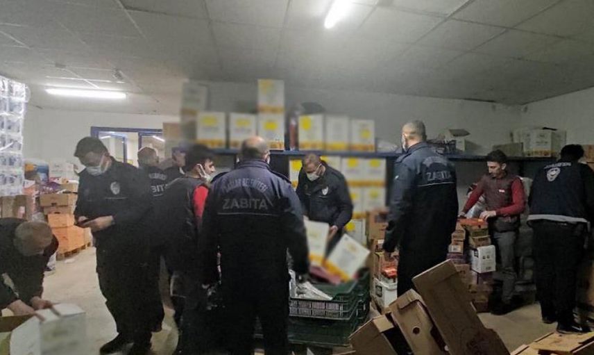 Diyarbakır'da skandal olay: Yağları raftan kaldırıp depoya stoklayan marketlere gece baskını