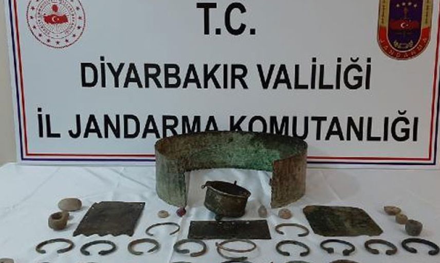 Diyarbakır'da Urartu ve Roma Dönemlerine Ait Eserler Ele Geçirildi