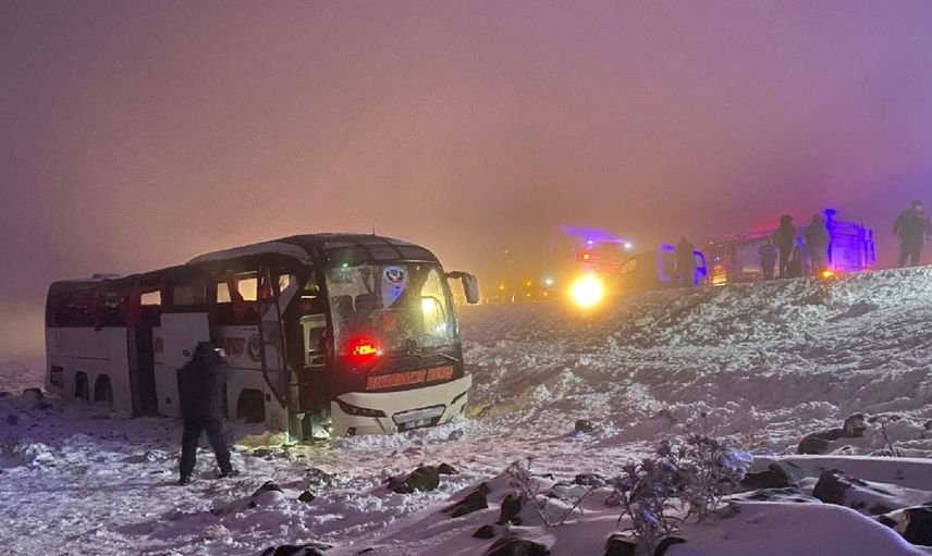 Diyarbakır’da yolcu otobüsü şarampole uçtu: Çok sayıda yaralı var