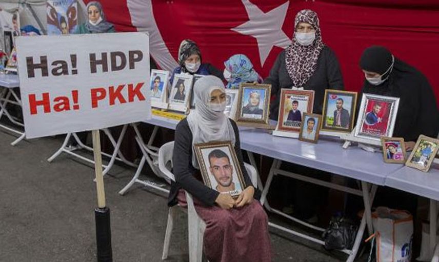 Diyarbakır'daki Evlat Nöbetine Bir Aile Daha Katıldı