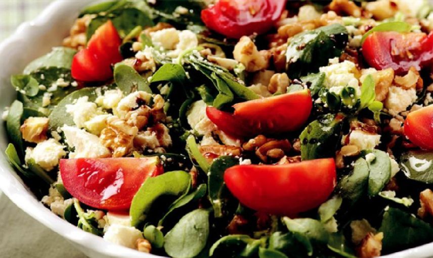 Diyet listelerinin bir numarası lor peynirli semizotu salatası nasıl yapılır, malzemeler nelerdir? Tadı damağınızda kalacak salata tarifi
