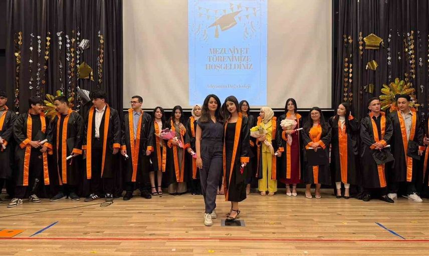 Doğa Koleji Mezuniyet Töreni Renkli Anlara Sahne Oldu