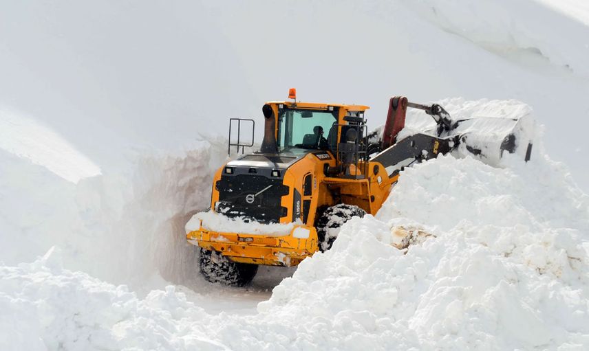 Doğu Anadolu bölgesi kara teslim oldu: 1036 yerleşim birimine ulaşılamıyor!