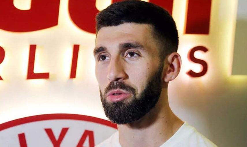 Doğukan Sinik Avrupa’ya transferinin zamanında gerçekleştiğini Hull City’de başarılı olmayı hedeflediğini söyledi