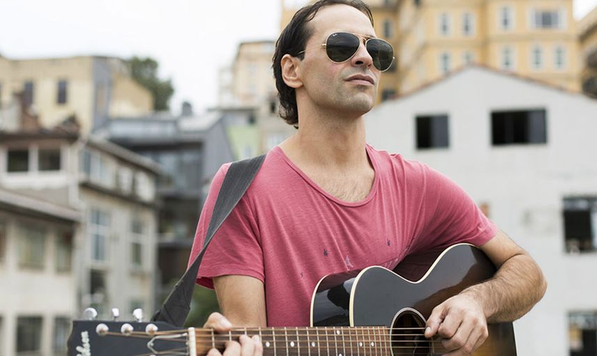 Duman Grubunun Solisti Kaan Tangöze’den Sezen Aksu’ya Destek: Bir Cahillik Etmişler