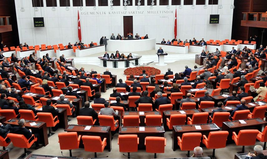 Dün akşam CHP Genel Başkanı duyurmuştu: Başörtü teklifini Meclis'e sundu!