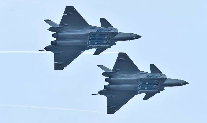 Dünya devleri Pasifik’te karşı karşıya: Uçaklar arasında manevra savaşı