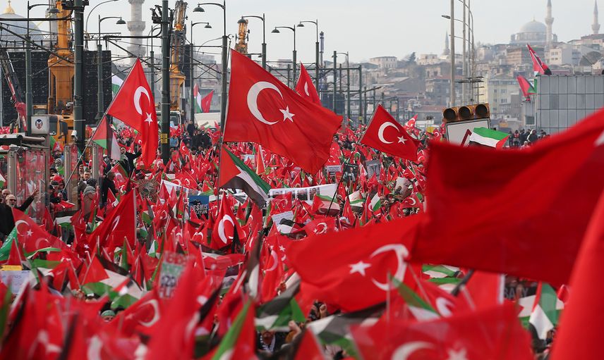 Dünya İstanbul'u konuşuyor: Tarihi yürüyüşü manşetlere taşıdılar