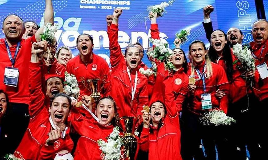 Dünya Kadınlar Boks Şampiyonası'nı Türkiye kazandı! Milli boksörlerimiz tam 7 madalya getirdi
