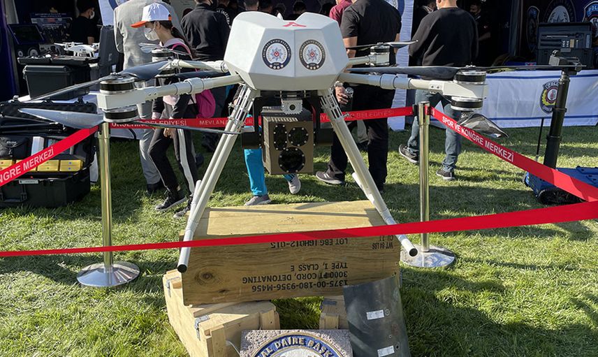 Dünyanın İlk Lazer Silahlı Drone Eren Tanıtıldı! 3 Bin Metreden Hedefi 12'den Vuruyor