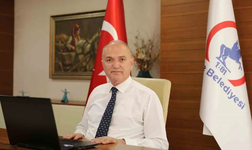 Düzce Belediye Başkanı Özlü’dan Gençlere Özel Mesaj