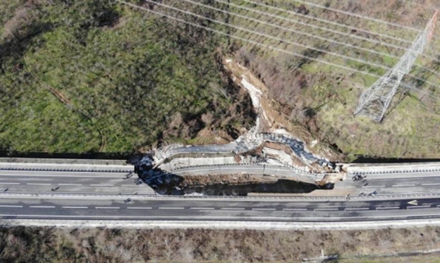 Düzce-Zonguldak Yolunda Çökme
