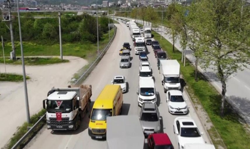 Düzce’de Emniyet Şeridini İhlal Edenlere Ceza Kesildi