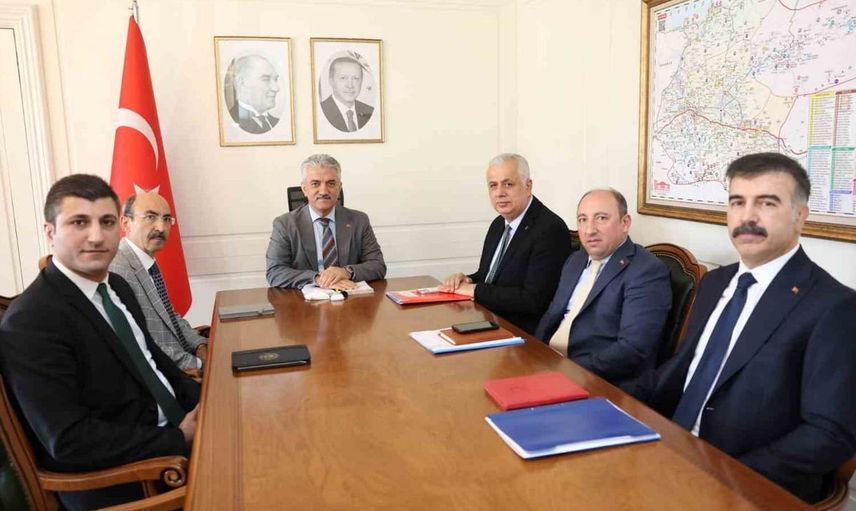 Düzce'de projeler haftalık toplantıda değerlendirildi