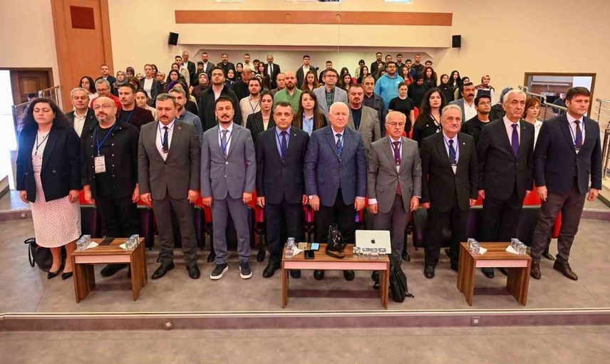 Yapay zeka eğitimde devrim yaratıyor: Kastamonu’daki kongrede tartışılıyor