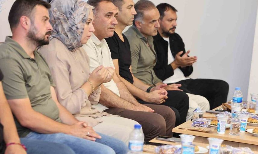 Sanatçı Hüseyin Altın vefatının 10. yılında Sultangazi'de dualarla anıldı