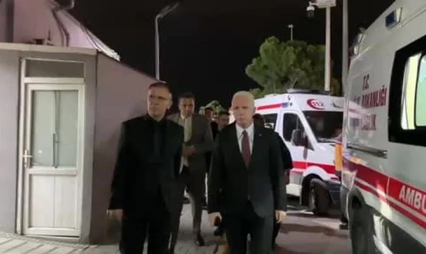 İstanbul Valisi Davut Gül, İETT kazası sonrası yaralıları hastanede ziyaret etti