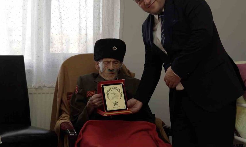 103 yaşındaki Kore gazisine Cumhuriyet Bayramı’nda anlamlı ziyaret