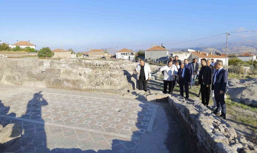 İncesu’da tarihi mozaikler keşfedildi: Başkan Büyükkılıç'dan dikkat çekici açıklama