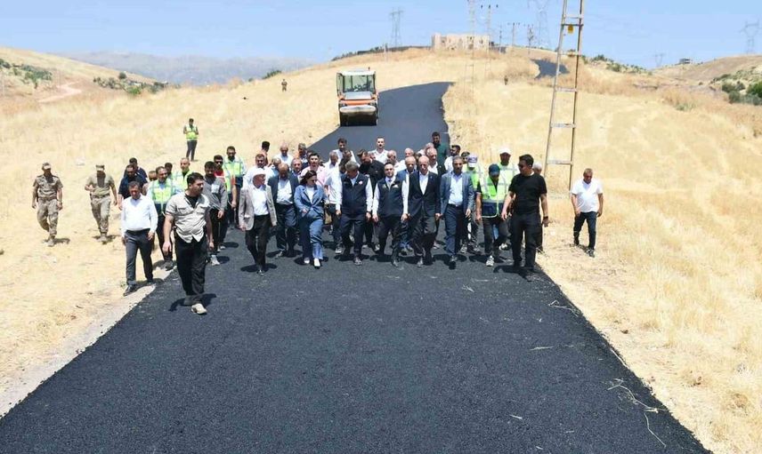 Şırnak’ta köy yollarında asfalt seferberliği: 2026’da 150 kilometrelik yol ağı yenileniyor