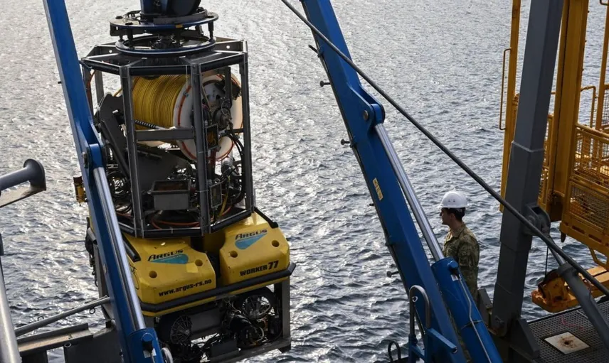 Girne açıklarında batan gemideki kayıplar için arama çalışmaları sürüyor