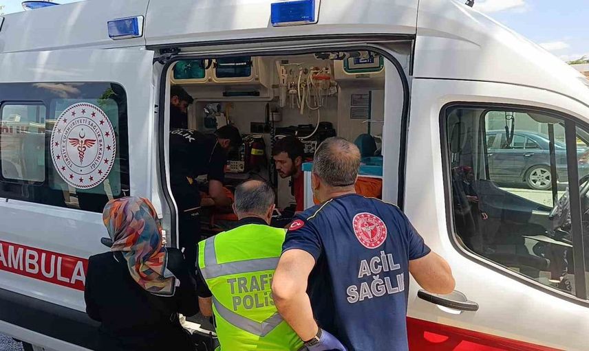 Kırşehir'de otomobilin çarptığı yaya hastaneye kaldırıldı