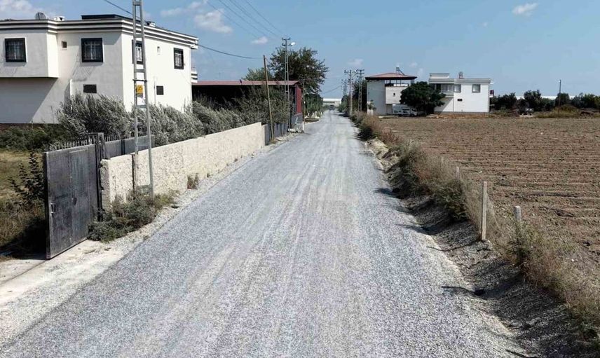 Tarsus'ta tarımsal ulaşıma yönelik yol yenileme çalışmaları tamamlandı