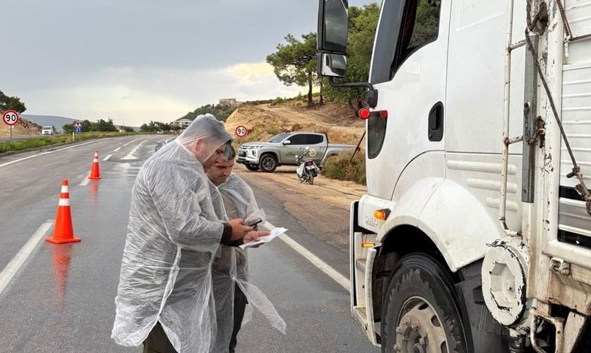 Yağmura rağmen orman emvali denetimleri sürdü: Mersin'de araçlar kontrol edildi