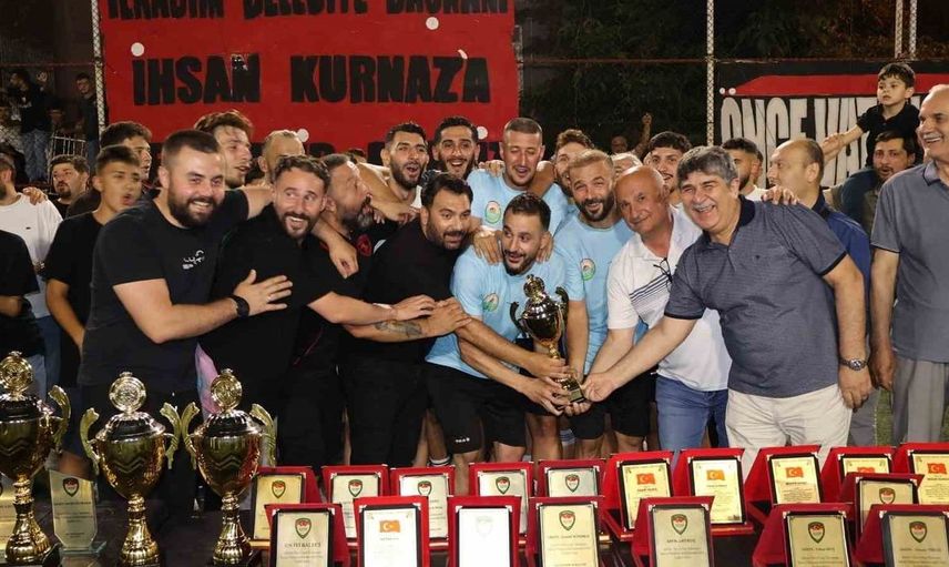 Samsun'da şehitlere saygı ve vefa futbol turnuvası