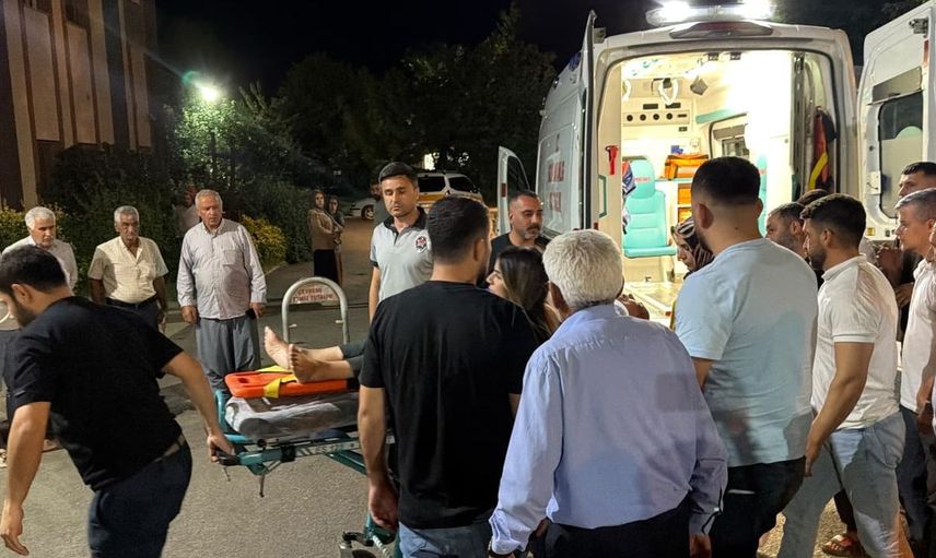 Kahta'da otomobil çarpan yaşlı adam hastaneye kaldırıldı