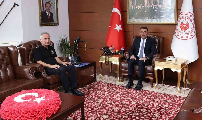 Zonguldak'ın yeni emniyet müdürü ibrahim kaba, vali hacıbektaşoğlu'nu ziyaret etti