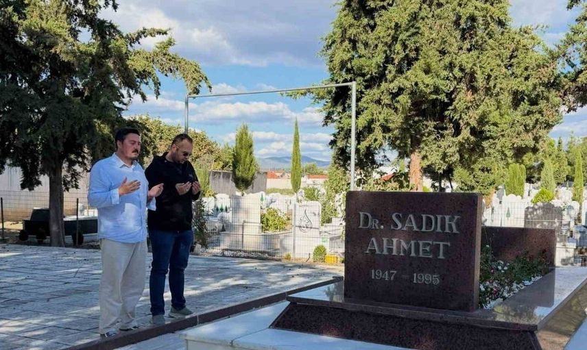 Selçuk Efe, Batı Trakya'da Türk toplumuna destek verdi
