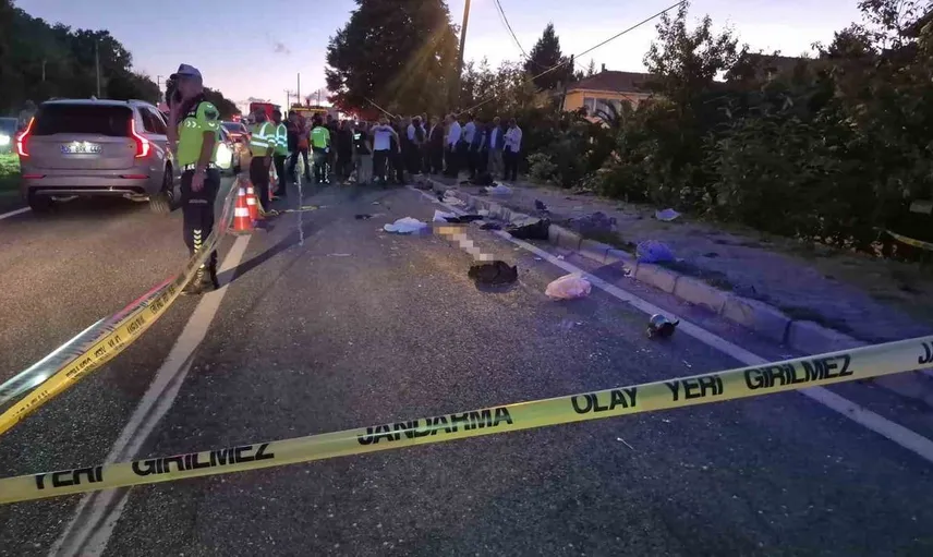 Düzce'de tır ve patpat kazasında yaşamını yitirenlerin kimlikleri açıklandı