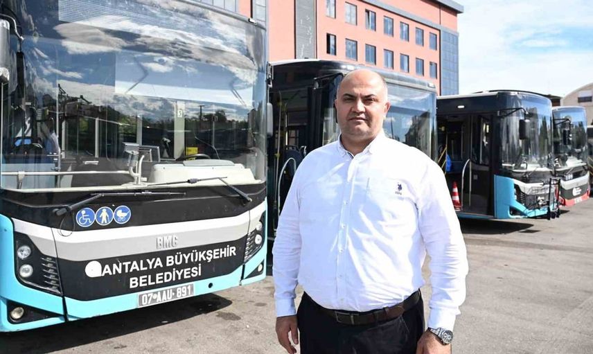 Şiddetli yağış sonrası halka hizmet veren otobüse bakım yapıldı