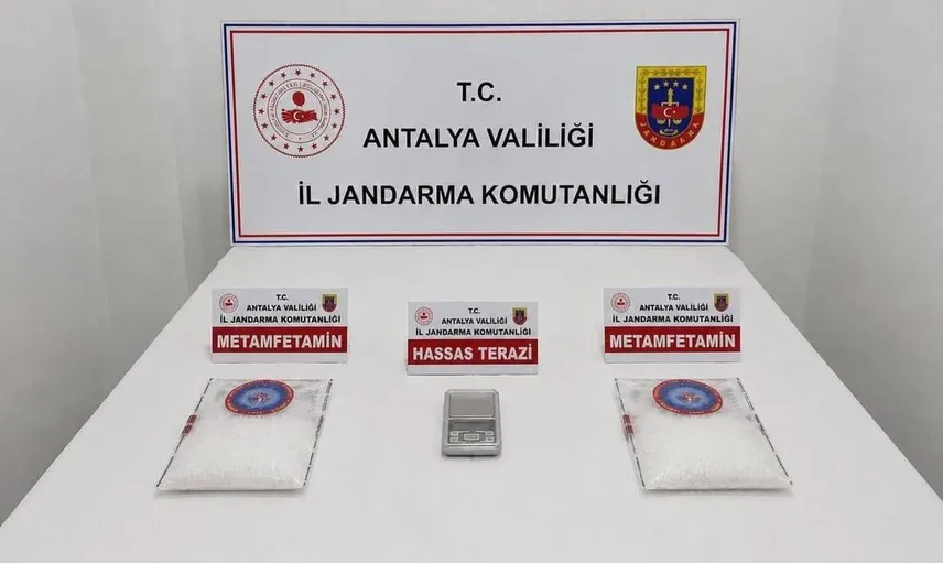 Antalya'da otel odasında düzenlenen operasyonda 2 kişi tutuklandı