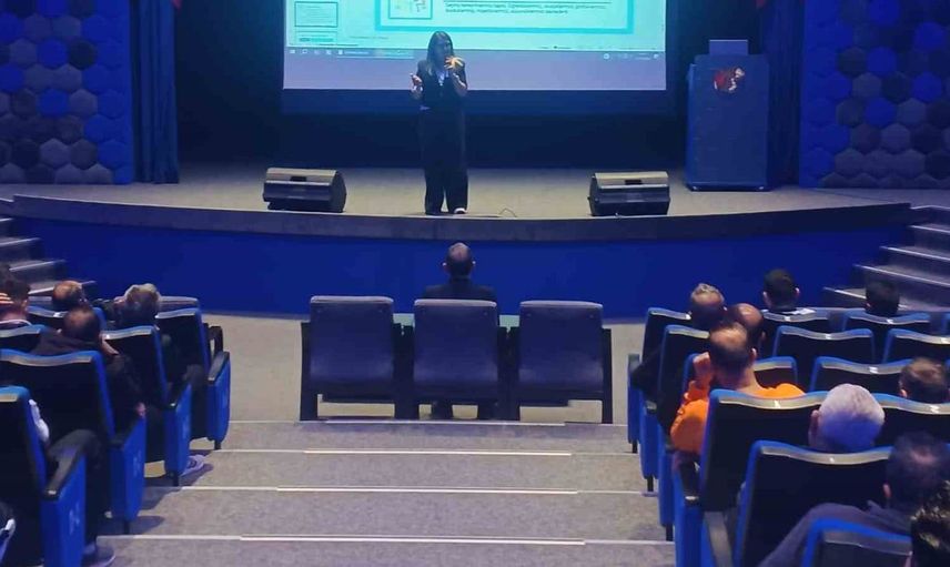 Eskişehir'de cezaevindeki tutuklulara aile içi iletişim semineri verildi
