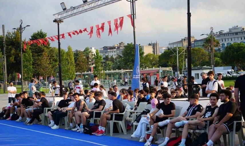 Samsun'da gençlik ve spor festivali coşkusu: 3x3 basketbol turnuvası başladı