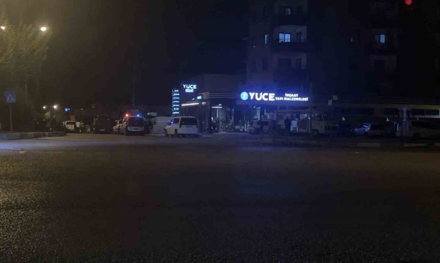 Adana'da inşaat firması molotofkokteyli saldırısına uğradı
