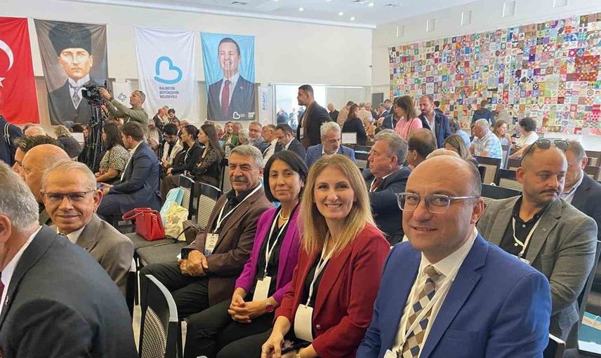 Manisa kent konseyleri, Balıkesir'deki ulusal toplantıda birlikteliğini sergiledi