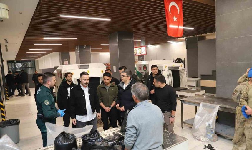Doğubayazıt kaymakamı gümrük kapısında detaylı inceleme yaptı