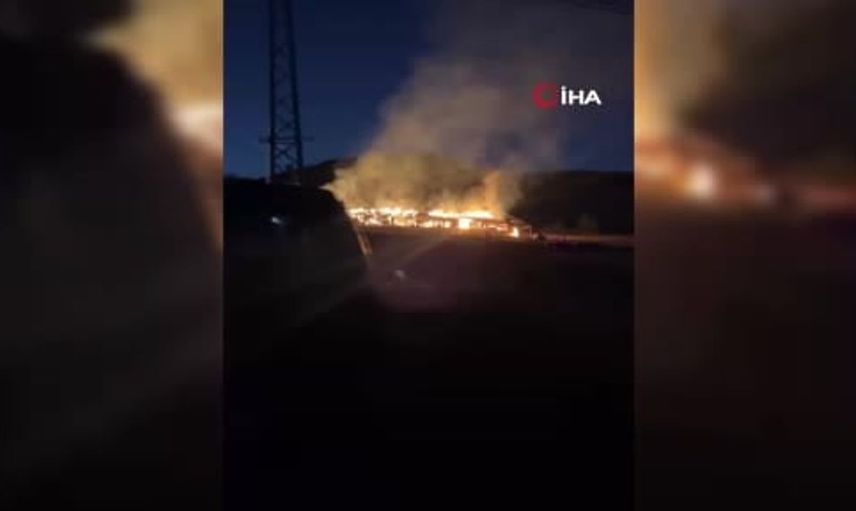 Eflani'de yangın faciası: Samanlık tamamen yanarak kullanılamaz hale geldi