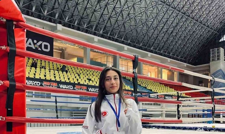 Diyarbakırlı kick boks yıldızı Nehir Aytulun dünya şampiyonu oldu