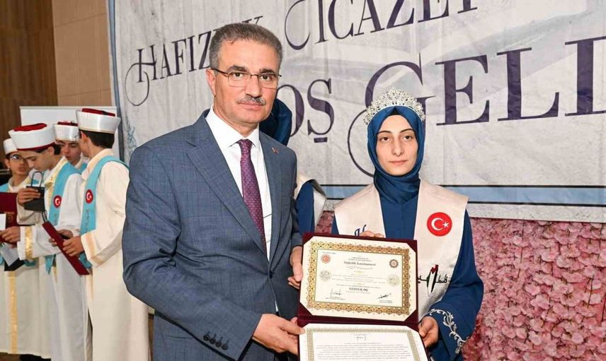 Oltu’da 54 hafız için icazet merasimi düzenlendi
