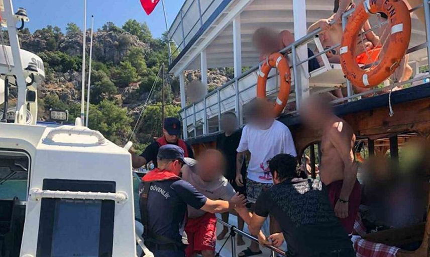 Muğla'da boğulma tehlikesi geçiren iki kişiye Sahil Güvenlik müdahale etti