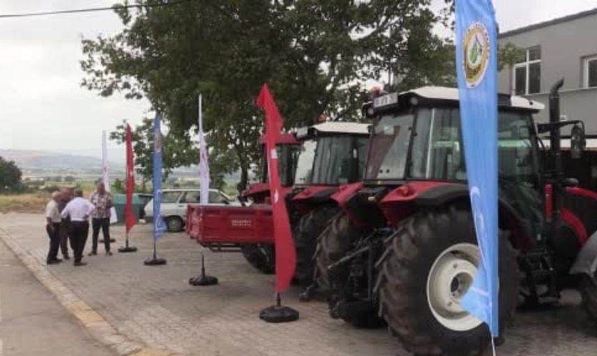 Dedeoba'da tarıma destek: Üç traktör hak sahiplerine teslim edildi