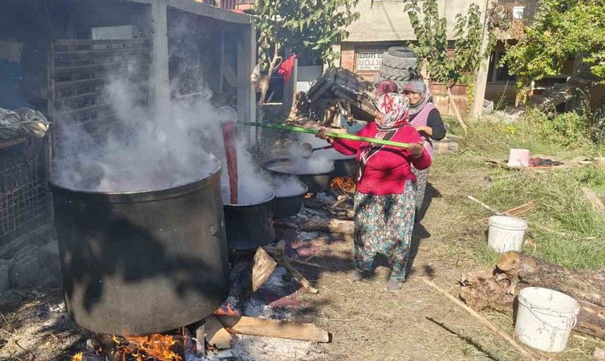 Yörük kadınlarından geleneksel nar ekşisi üretimi: Mersin’de hasat dönemi başladı