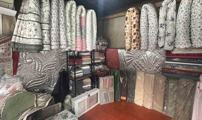 93 yaşındaki yastıkçı dede, mesleği 3. kuşağa aktarırken yaşam hikayesini paylaştı