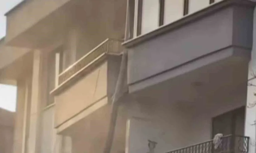 Bursa'da elektrikli araç şarj istasyonunda çıkan yangın daireyi tehdit etti
